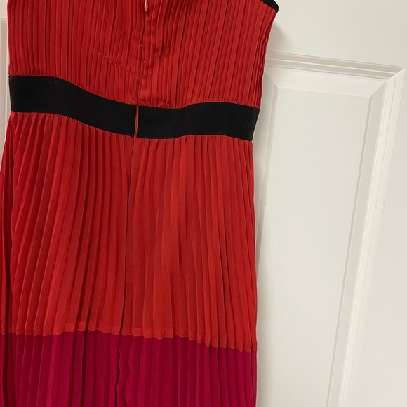 Red and black pleated dress. A show stopper! - Picture 4 of 4